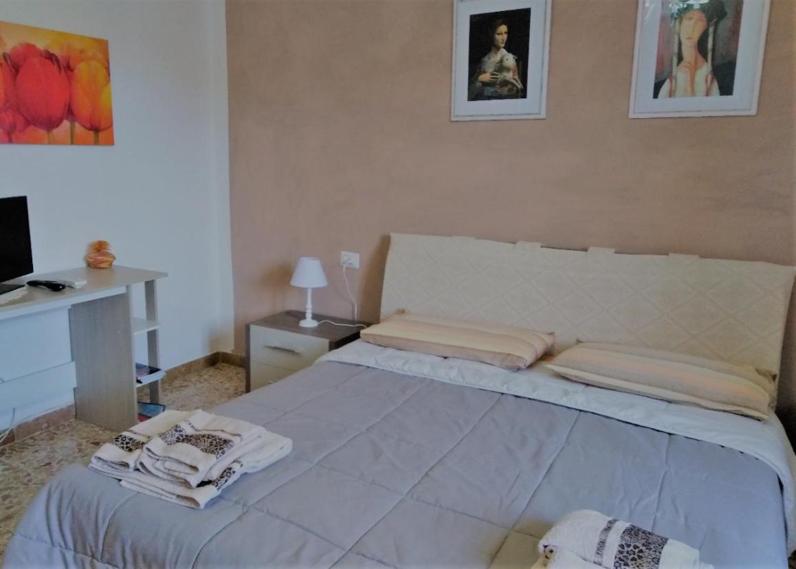 Bed and Breakfast Sa Rosa E Su Trapperi Oschiri Exterior foto