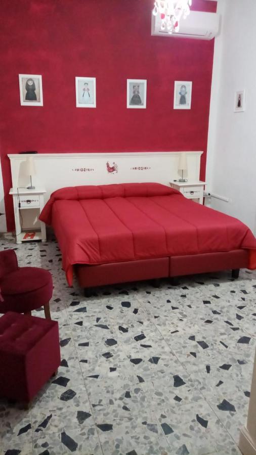 Bed and Breakfast Sa Rosa E Su Trapperi Oschiri Exterior foto