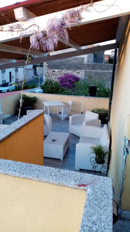 Bed and Breakfast Sa Rosa E Su Trapperi Oschiri Exterior foto