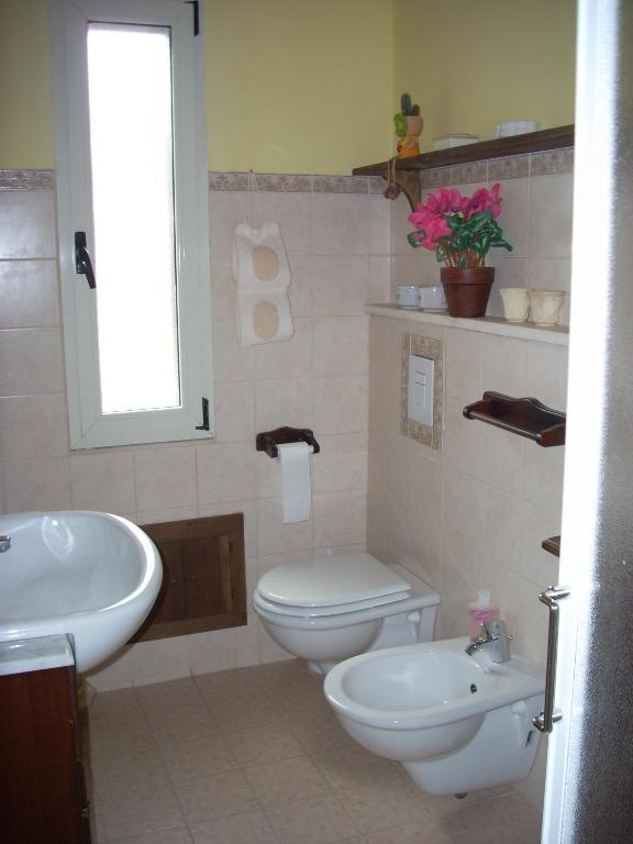 Bed and Breakfast Sa Rosa E Su Trapperi Oschiri Zimmer foto