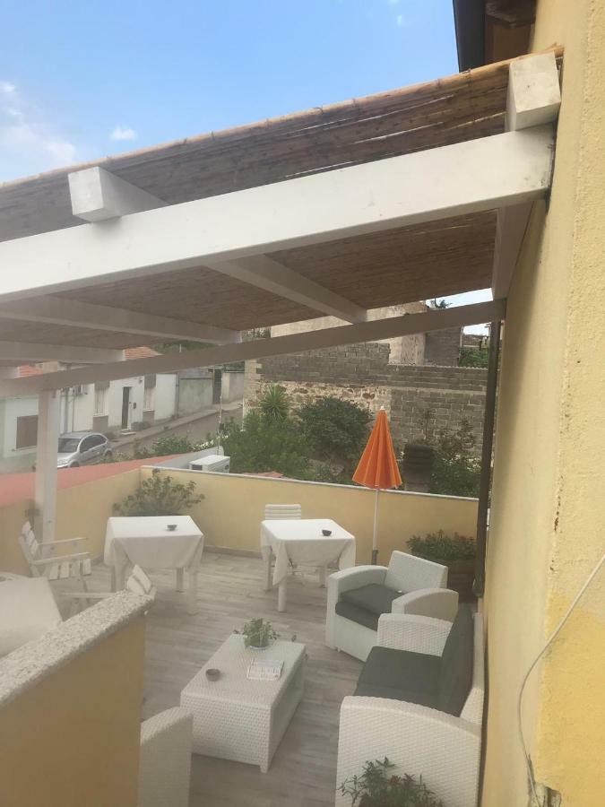 Bed and Breakfast Sa Rosa E Su Trapperi Oschiri Exterior foto